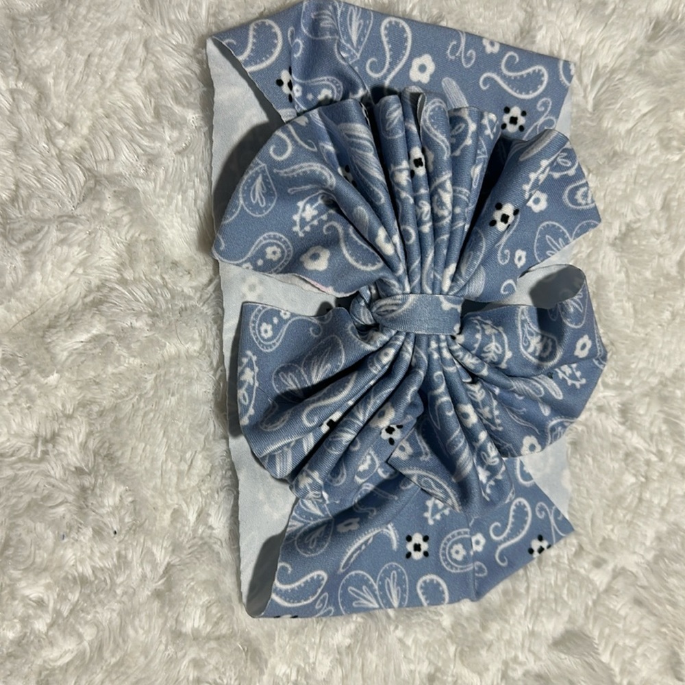Blue bow